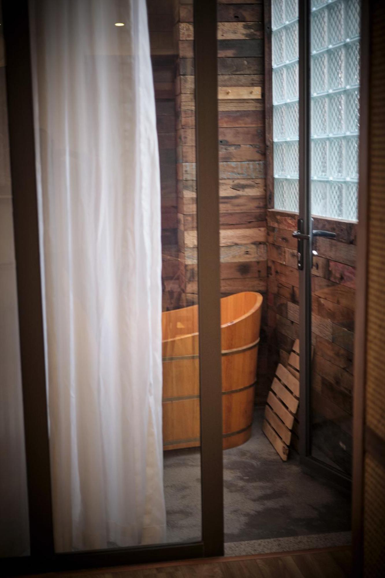 The Gallery Homestay - By Pegasy Group Hanoi Bagian luar foto